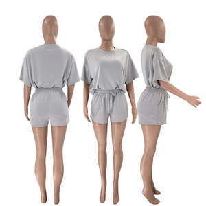 Ensemble court deux pièces gris à carreaux vintage pour femme, coupe classique, en polyester/coton, écologique, pour usage quotidien - Product Image 5
