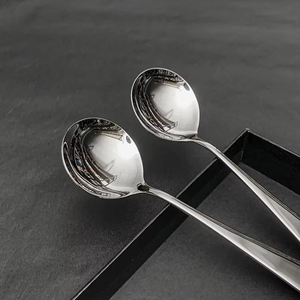 Diseño Artesanal de Primera Calidad Hecho en India, Juego de Cubiertos de Acero Inoxidable Plateado a Mano, Ecológico, con Logotipo - Product Image 5