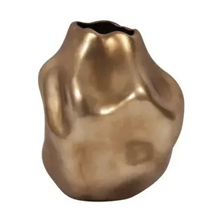 Vase à fleurs moderne en métal fait main, attrayant et élégant, pour des arrangements floraux raffinés dans les maisons, les boutiques et les occasions de cadeaux - Product Image 1