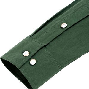 Chemise décontractée pour homme à col mandarin, manches courtes, boutonnée, avec poche poitrine et design uni - Product Image 5