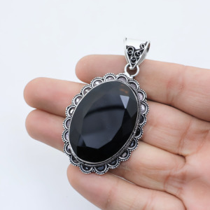 Pendentif en pierre précieuse onyx noir plaqué argent – Collier ovale – Bijou bohème, cadeau pour elle - Product Image 5
