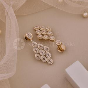 Boucles d'oreilles tendance en or rose avec diamants de laboratoire ronds et en forme de poire, boucles d'oreilles en diamants fins pour femmes - Product Image 3