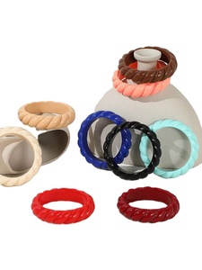 Nouveau bracelet en résine sculptée de style vintage, design élégant en forme de fleur, de haute qualité, idéal pour la création de bagues de mariage pour femme - Product Image 6