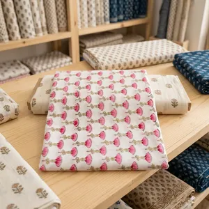 Tissu imprimé floral 100% coton pur, qualité supérieure, 120 GSM, tissu doux, confortable et respirant pour vêtements et projets d'artisanat - Product Image 2