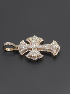 Collier pendentif croix en moissanite de luxe unisexe, plaqué argent, certifié IGI, serti de diamants ronds brillants cultivés en laboratoire, par RB Gems - Product Image 5