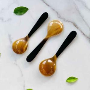 Cuchara de Cuerno de Búfalo Natural Hecha a Mano y Pulida, Perfecta para Servir Especias, Condimentos o para Uso Decorativo en la Mesa, Alta Calidad - Product Image 5