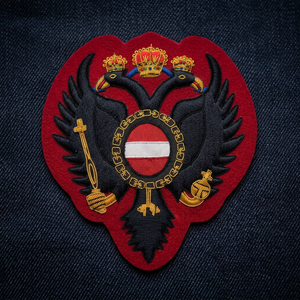 Écusson brodé personnalisé Aigle Double Autrichien en forme de cœur, à coudre sur tissu, style badge pour vêtement - Product Image 1
