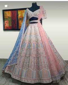 Lehenga choli เดรสตาข่ายผ้าไหมของผู้หญิงชุดงานปาร์ตี้สไตล์คลาสสิกงานแฮนด์เมด - Product Image 1