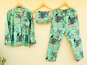 Conjunto de Pijama de Algodón para Mujer con Botones, Estampado a Mano con Bloques de Algodón Indio, Pijama para Dormir con Camisa y Pantalón Corto - Product Image 2