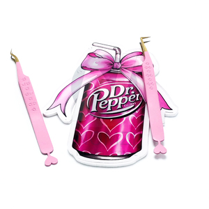 Pestañas Magnéticas Acrílicas Ecológicas Nomzi International de Primera Calidad con Diseño de Lazo Rosa y Bebida de Refresco Dr Pepper - Product Image 3
