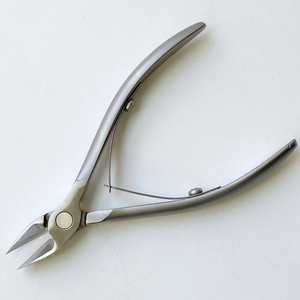 กรรไกรตัดเล็บสแตนเลสสตีลน้ำหนักเบา คมกริบ ทนทาน อุปกรณ์ทำเล็บเท้า โรงงานผลิตแบบ OEM พร้อมบรรจุภัณฑ์ที่ปรับแต่งได้ - Product Image 1