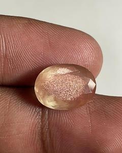 Pierre de soleil d'Oregon naturelle de 5,50 carats, taille ovale, brillante et chatoyante. - Product Image 2