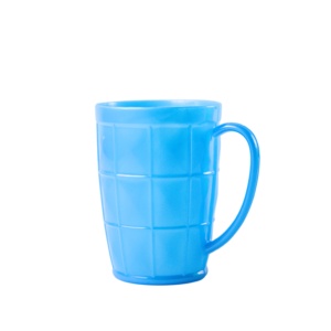 Gobelet en plastique PP texturé de 440ml avec poignée Durable et pratique pour le bureau, la cuisine, le salon ou la chambre à coucher - Product Image 4