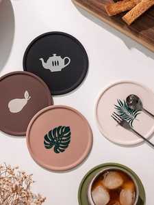 Les sous-verres ultra-brillants sont un moyen élégant de rehausser votre collection de table avec un style design haut de gamme. - Product Image 5