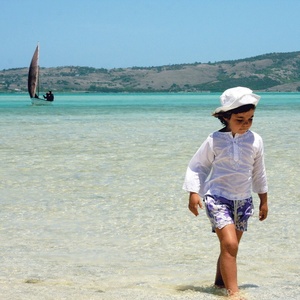 Beautiful Hippie Chic White 100% Fine Cotton Summer Long Sleeves & Loose Fitting Kaftan Or Top Having Amazing Flower Embroidery - Product Image 2