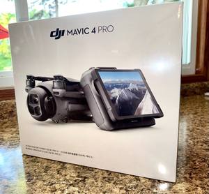 DJI Mavic 4 Pro en oferta, 512GB Creator Combo RC Pro 2, dron con cámara insignia de triple lente, cámara Hasselblad 4/3 CMOS, UAV - Product Image 1