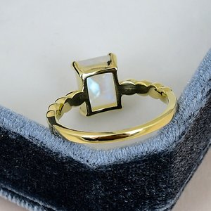 Anillo de Plata de Ley 925 con Piedra Lunar Natural, Chapado en Oro Amarillo para Mujer, con Cuentas, Corte Octogonal, para Aniversario, Boda o Fiesta - Product Image 4