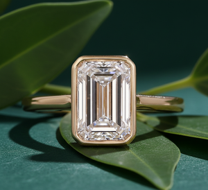 แหวนเพชรทรงเอเมอรัลด์สั่งทำพิเศษ 4 กะรัต ชุบทอง 14k ได้รับการรับรองจาก IGI แหวนหมั้นและแต่งงานสุดหรูสำหรับผู้หญิง แบบฝังหนามเตย - Product Image 3