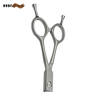 Ciseaux de coiffure pour gaucher de 7 pouces Outil de beauté en acier inoxydable avec lame droite tranchante et poignée en acier de 7 pouces - Product Image 5