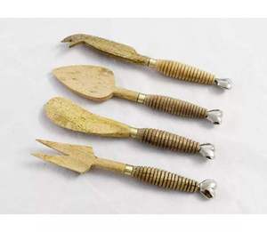 Juego de cuchillos para queso de ratán y madera natural con hoja de madera para servir con estilo en un tablero de charcutería, accesorios rústicos y gourmet para queso. - Product Image 4