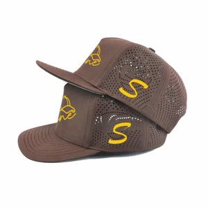 Casquette unisexe personnalisée à 5 panneaux avec logo brodé, perforations découpées au laser, respirante, imperméable, 100 % coton, style vintage sportif et formel - Product Image 2