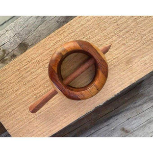 Pasador de Pelo de Madera Natural Hecho a Mano para Cabello Largo, Artesanía de Bambú y Madera - Product Image 4