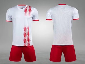 Ensemble de maillot de football pour homme, blanc et noir, à blocs de couleur, manches courtes, polyester respirant, coupe régulière, col rond, taille élastique - Product Image 5