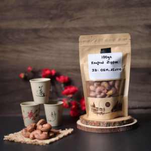 เม็ดมะม่วงหิมพานต์ 100 กรัม ได้รับการรับรองมาตรฐาน ISO ออร์แกนิค คั่วบด เปรี้ยวเค็ม ข้อเสนอพิเศษ ราคาขายส่งจากโรงงานโดยตรง เม็ดมะม่วงหิมพานต์คุณภาพพรีเมียม - Product Image 3