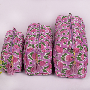 Pochette de rangement cosmétique personnalisée à motif floral, en coton matelassé fait main, sacs de voyage pour maquillage et articles de toilette pour femmes, imprimés au bloc - Product Image 1