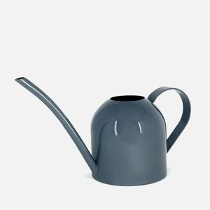 Arrosoir moderne en métal gris à long bec, outil de jardinage durable, finition peinte - Product Image 1