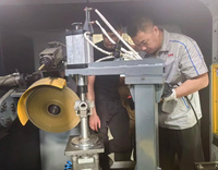 Station de travail de meulage CNC à plusieurs degrés de liberté-Polissage de surface de boîtier de transmission en fonte et en aluminium