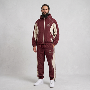 Conjunto Deportivo INTENTO para Hombre, Color Borgoña, 100% Nailon, Chaqueta con Capucha y Pantalones, 2 en 1, Estilo Deportivo para Primavera - Product Image 1