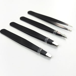 Pinzas para cejas RMI Silver Tip con recubrimiento en polvo negro y juego de 4 estuches magnéticos negros. - Product Image 2