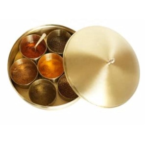 Hiện đại Truyền Thống vàng brass gia vị hộp 7 <span class=keywords><strong>container</strong></span> lưu trữ <span class=keywords><strong>Masala</strong></span> Dani gia vị hộp Organiser <span class=keywords><strong>Set</strong></span> với muỗng nhà đồ dùng nhà bếp - Product Image 2