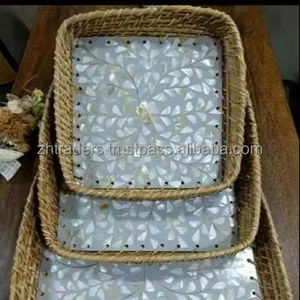 Plateau de service en rotin fait main abordable de haute qualité avec incrustation de nacre finition artistique ronde pour la décoration de table à la maison - Product Image 1