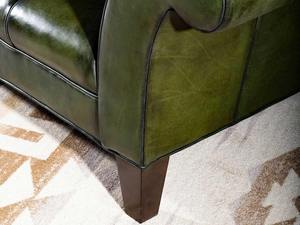 Canapé Chesterfield de luxe en cuir vert irlandais, trois places, dossier capitonné profond, pieds en bois faits à la main, style transitionnel, écologique - Product Image 3