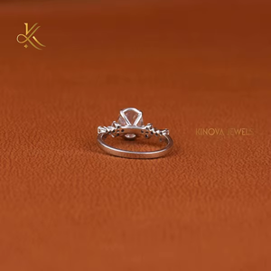 Impresionante Anillo de Compromiso con Diamante Cultivado en Laboratorio de 1.5-2.0 Quilates, Chapado en Oro, Diseño Clásico, Brillo Eterno, Joyería Elegante para Propuesta de Matrimonio - Product Image 4