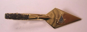 Set de Accesorios de Moda de Alta Calidad Personalizado: Gemelos y Pasadores de Corbata Masónicos Vintage con Esmalte Azul y Tono Dorado, Regalia de Maestro Masón - Product Image 3