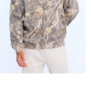 Sudadera Clásica con Cuello Redondo y Estampado de Camuflaje para Hombre y Mujer, Cómoda Sudadera Verde Camuflada para un Estilo Casual Urbano - Product Image 4