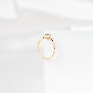 แหวนเพชรทรง Asscher 1 กะรัต เพาะเลี้ยงในห้องปฏิบัติการ สี F ความสะอาด VVS2 รับรองโดย IGI ทองคำ 14K สีเหลือง แหวนหมั้นเพชรเม็ดเดี่ยว เครื่องประดับสุดหรู - Product Image 4