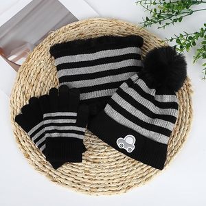 Gorro de Punto a Rayas 100% Acrílico, Gorro de Invierno para Hombre, Estilo Casual, Diseño de Bloques de Color Blanco y Negro, Unisex, Talla Adulto - Product Image 6