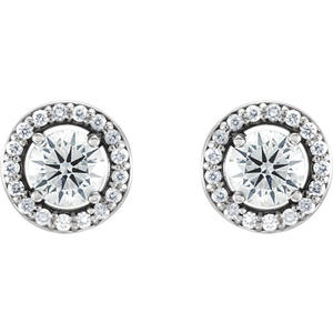 Pendientes de Diamantes Cultivados en Laboratorio con Corte Redondo, Halo Pavé y Bisel de Oro de 10K - Product Image 2