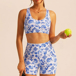Sujetador deportivo premium para mujer con sublimación, que ofrece tela suave y transpirable y un diseño vibrante con estampado completo. - Product Image 5