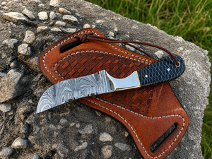 Cuchillo de Desollado Personalizado SAZ ENTERPRISES de Acero de Damasco con Mango de Resina de Panal y Funda de Cuero para Supervivencia en Campamentos al Aire Libre - Product Image 4