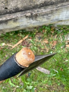 Hacha de supervivencia de acero forjado, diseño nórdico, tomahawk con mango de madera, hacha personalizada con diseño de diosa alada, herramienta de 25 pulgadas. - Product Image 3