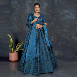 Ensemble Lehenga Choli en Soie Traditionnel de Créateur avec Dupatta, Tissage Jacquard, Tenue de Soirée et de Mariage pour Femme, Idéal Diwali et Remise de Diplôme - Product Image 3