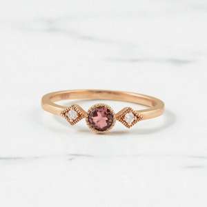 Anillo de compromiso delicado con turmalina, hecho a mano en plata de ley 925 con baño de oro de 14K, joyería fina para mujer - Product Image 1