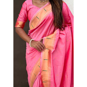 Sari en soie Paithani tissé Zari rose pâle, vêtements indiens et pakistanais, avec motif Mahalaxmi par Elite Weaves, 650g - Product Image 1