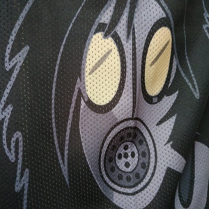 เสื้อบาสเก็ตบอลแบบไม่มีแขนสำหรับผู้ใหญ่ OEM สกรีนโลโก้ได้ตามต้องการ ระบายอากาศได้ดี ผลิตจากผ้าโพลีเอสเตอร์แบบซับลิเมชั่น ชุดกีฬาสำหรับทีมแบบสั่งทำ - Product Image 2