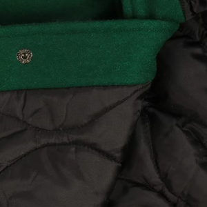 Chaqueta Varsity de Béisbol Personalizada para Hombre y Mujer, con Bordado Gráfico, Cierre de Botones a Presión y Cuello Acanalado - Product Image 5